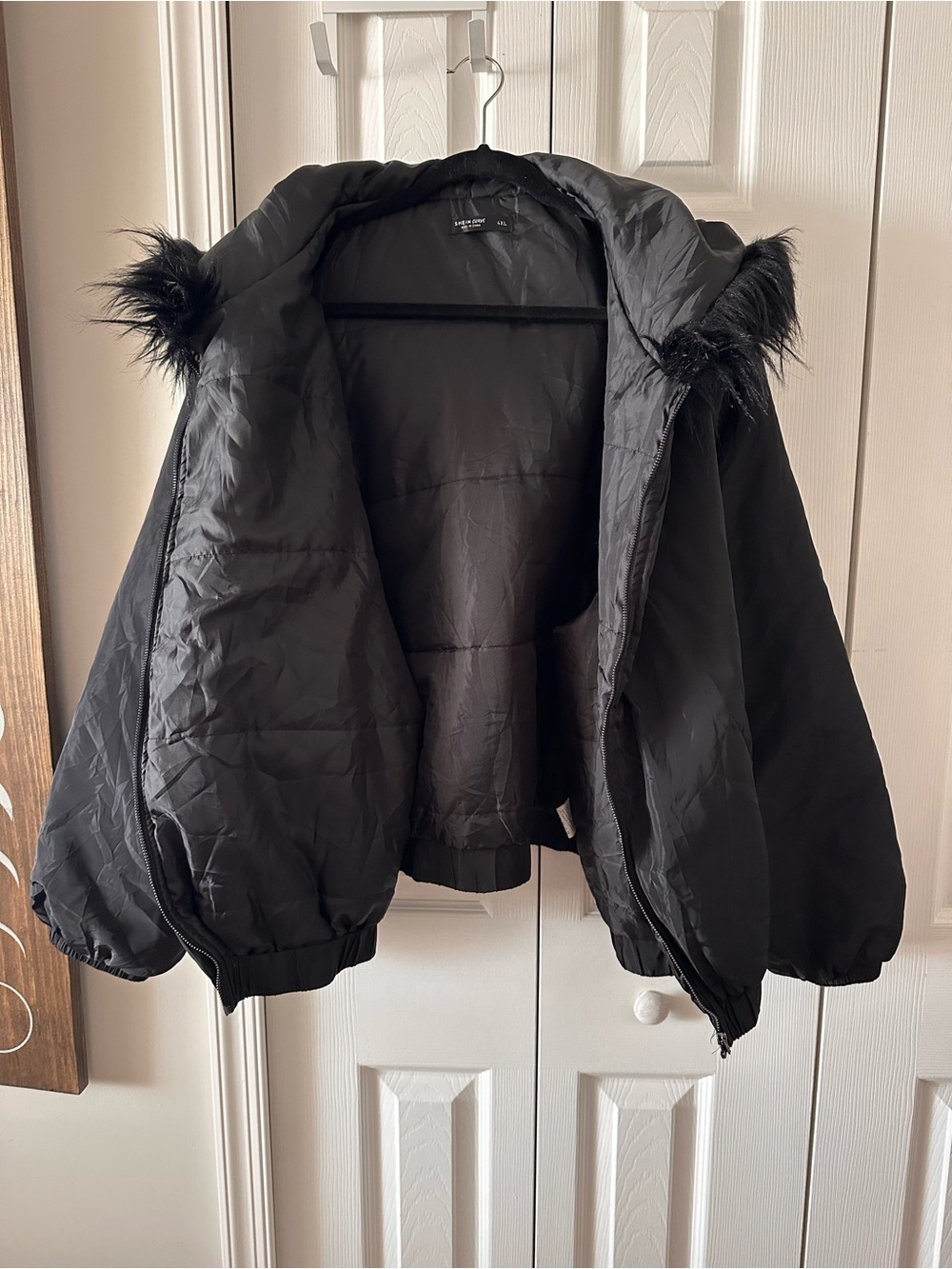 SHEIN Black Faux-Fur Trim Hooded Puffer Jacket